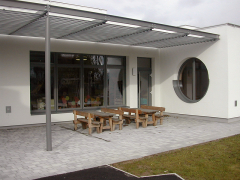 2700 Wiener Neustadt, Emmerich Kalmanngasse :: System: Holz-Alu System 26 | Sückzahl: 75